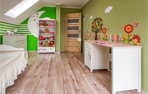 廚房, Awesome Home In Mragowo With Lake View in 姆龍戈沃