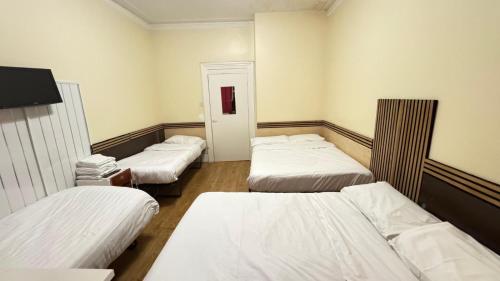 Anwar House - image 12