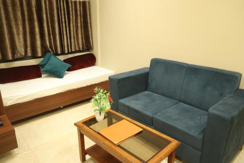 Deluxe Double Room image 9