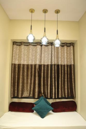 Deluxe Double Room image 8