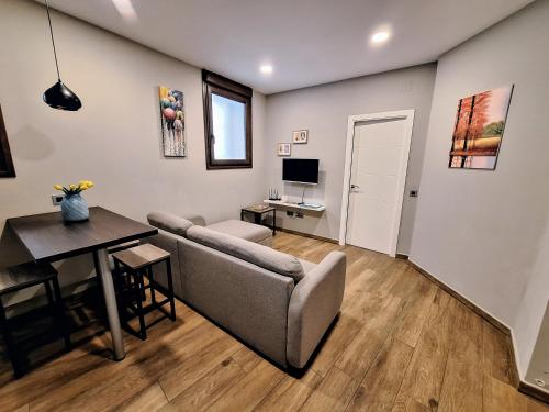 One-Bedroom Apartment with Communal Terrace image 10