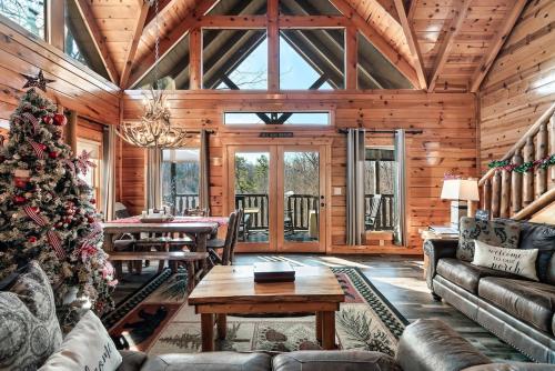 8 Beds, Hot Tub, Fireplaces, Pool Tbl Arcade VIEWS!