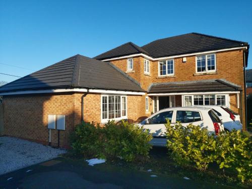 Luxury 4 Bedrooms Detached House Free Multi Cars Parking - Easy Access To Mancheater City Football Ground - Manchester City Centre & Motorways