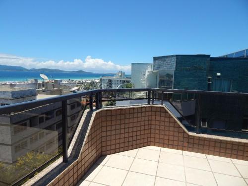 Cobertura Triplex com vista cinematográfica na feirinha e com churrasqueira