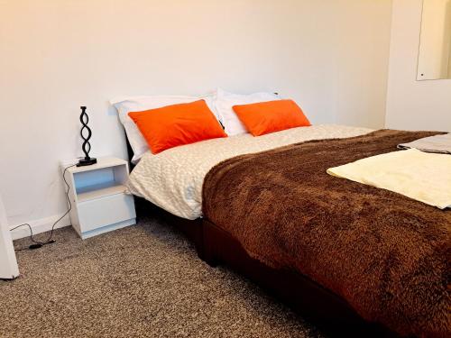 2 Bedroom House in Leeds - Sleeps 5 WiFi Parking, Leeds (Foto 10)