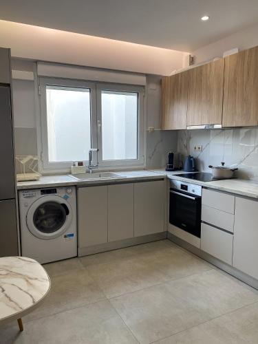 Stylish Apartment in the Heart of Athens, Афины (фото 10)