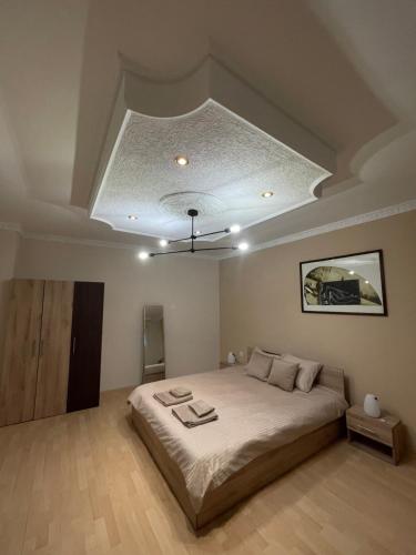 1 king bed, 1 double bed, 1 sofa bed