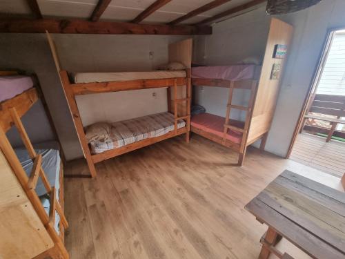 1 bunk bed