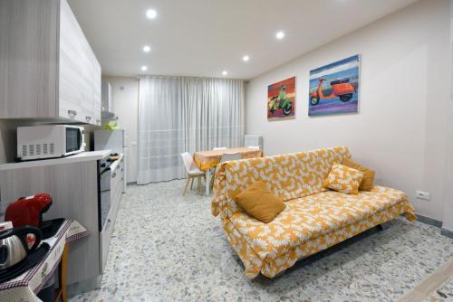 Casa di mamma, Latina