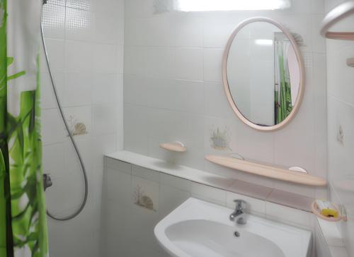 Appartement charmant au cœur du Gosier vue sur la montagne - image 10