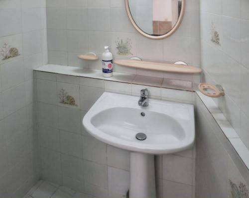 Appartement charmant au cœur du Gosier vue sur la montagne - main image