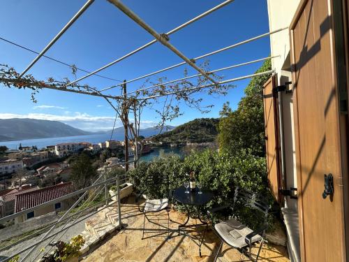 Balkon/Terrasse, Caldera Apartments Assos in Kefalonia
