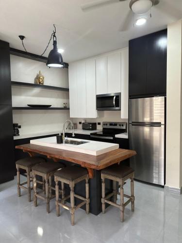 Central Park Apartment, Тамариндо