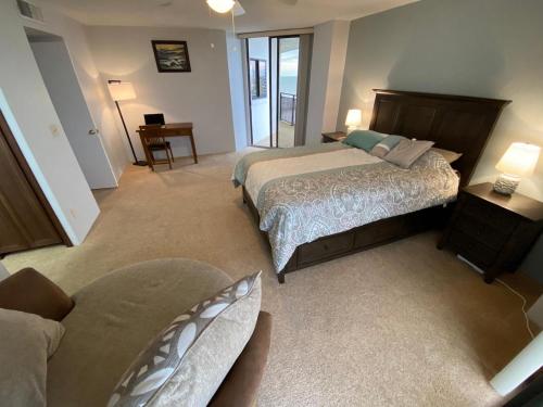 SHERWIN Luxury 2 BR Oceanview Condo 1107 - Sun all day from 3 private balconys in Daytona Beach, USA