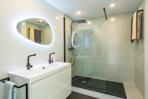 dusch, Family apartment facing lakes - Paris & Disneyland in Lognes