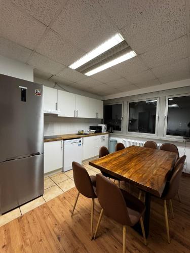 مطبخ, D1 Frankfurt 230m2 - 7 Einzelzimmer mit 2 Parkplätzen (D1 Frankfurt 230m2 - 7 Einzelzimmer mit 2 Parkplatzen) in دري ايش