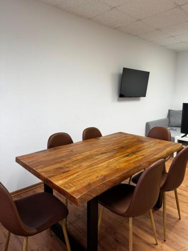 صالة مشتركة/ منطقة التلفزيون, D1 Frankfurt 230m2 - 7 Einzelzimmer mit 2 Parkplätzen (D1 Frankfurt 230m2 - 7 Einzelzimmer mit 2 Parkplatzen) in دري ايش