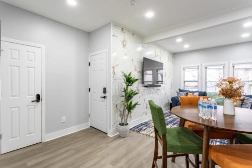 Modern Escape 3BR Apt with Parking in New Rochelle