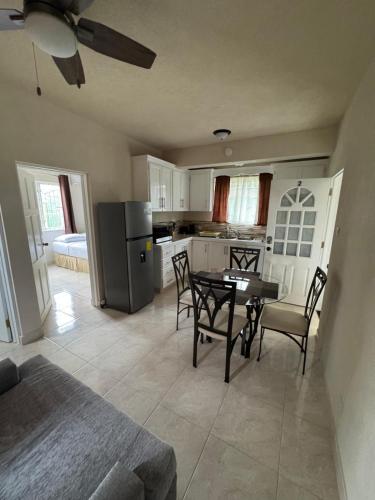 Cocina, Sakari Ventures Apartments in Bridgetown