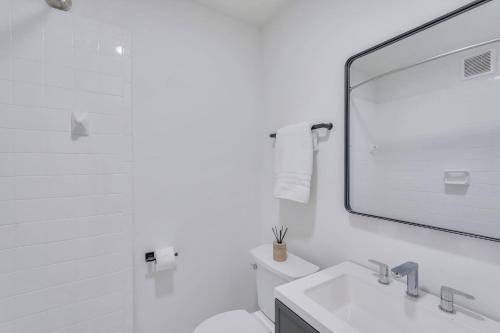 Spacious Mid-Century Art Haven