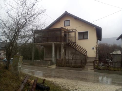 apartman SM IK 5, Šujica