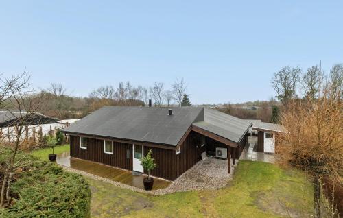Buitenkant, Gezellig Huis In Hadsund Met Wifi (Cozy Home In Hadsund With Wifi) in Hadsund