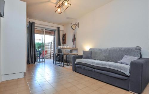 Apartment room in Cozy Apartment In Fréjus With Wifi