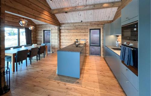 keuken, Amazing Home In Øyer With Wifi in Oyer