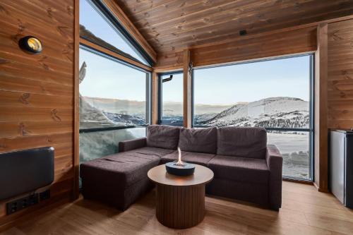 Mountain Cabin with Stunning Views, Extra Space Available in Sogndal