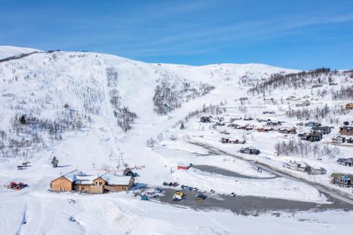 Ski-in ski-out cabin with panoramic views in Sogndal