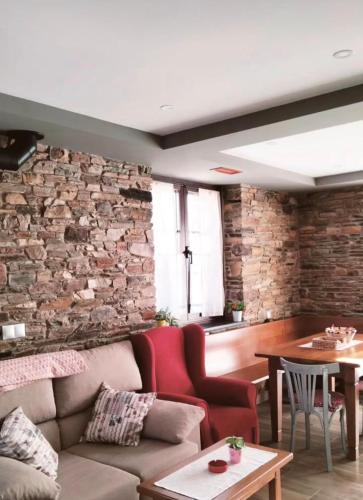 2 bedrooms, 4 beds