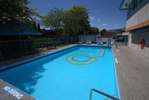 Recreation Inn and Suites Kelowna