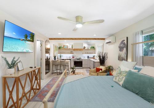 The Poe - Stylish Studio in downtown High Springs in High Springs (FL)