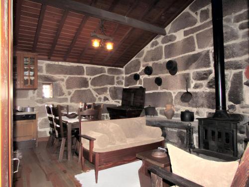 . Charming house with fireplace, mountain view, Ponte da Barca