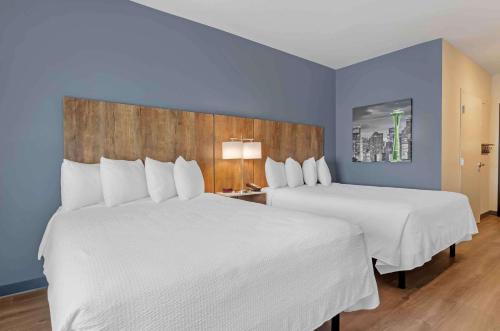 2 queen beds