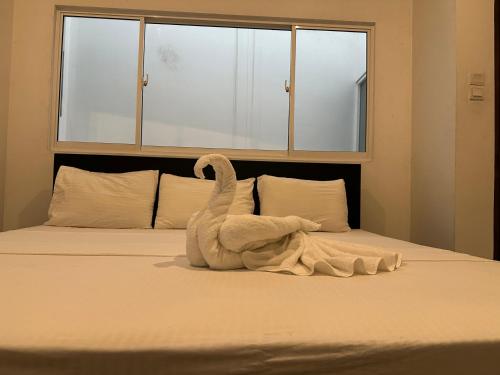 Standard Triple Room image 6