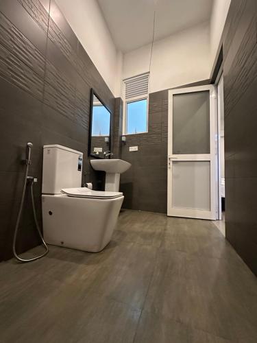 Standard Triple Room image 9