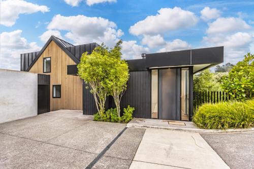 Entrance, Hidden Paradise in Christchurch in Cass Bay