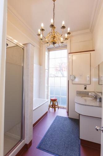Morgan Hotel - image 6
