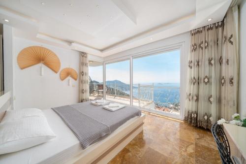 Five-Bedroom Villa image 10