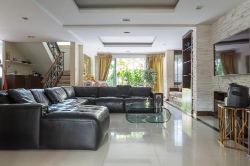 Luxury 4 KingSize BedRooms - Central & Modern Sukhumvit