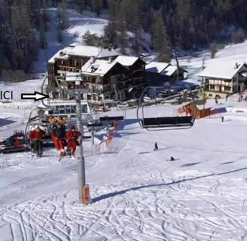 Pied des pistes à Molines en Queyras (Pied des pistes a Molines en Queyras) in 凱哈斯地區莫利納