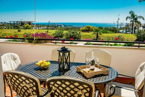 Pass the Keys Spacious 4-Bed Home with BBQ