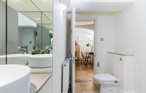 Mayfer Best Apartment - image 8