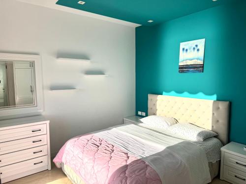 Apartment with Sea View image 9