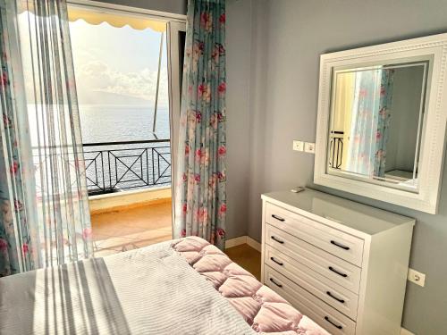 Apartment with Sea View image 1
