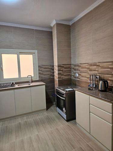 شقق مفروشة 3 غرف نوم حديثة وواسعة - Modern 3-bedroom furnished apartments, Město 6. října (fotografie 7)