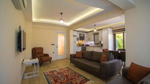 Fethiye 3 Bedroom Villa - Close to the center - image 2
