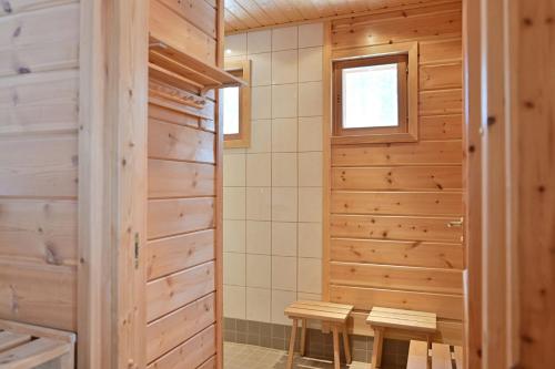 Holiday Cabin Aurora River inc Wilderness Sauna - image 2