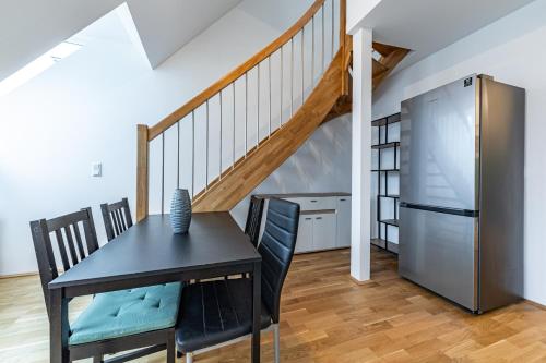 Penthouse Suites by JR City Apartments 5